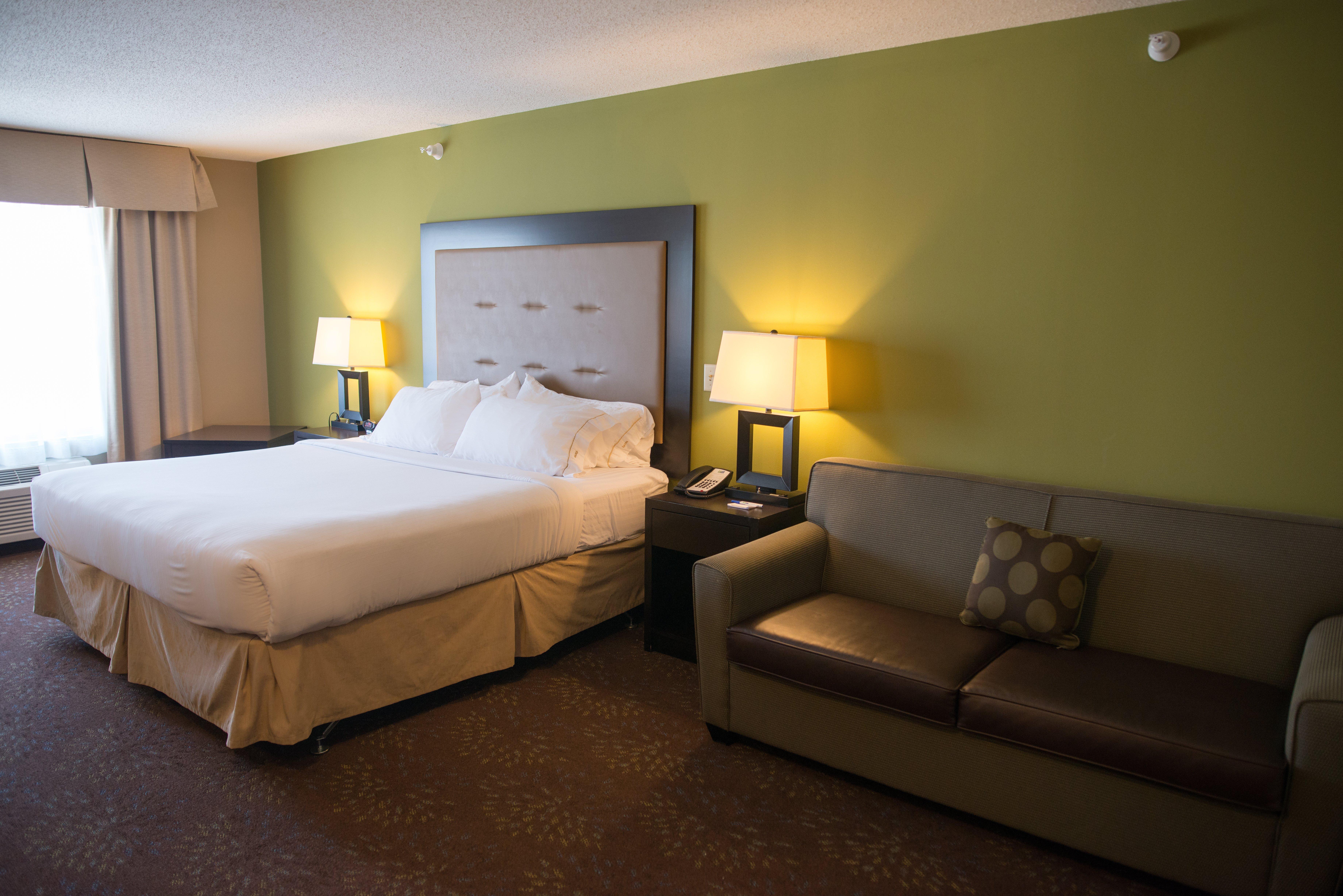 Holiday Inn Express & Suites Northwood By Ihg Silver Lake Buitenkant foto