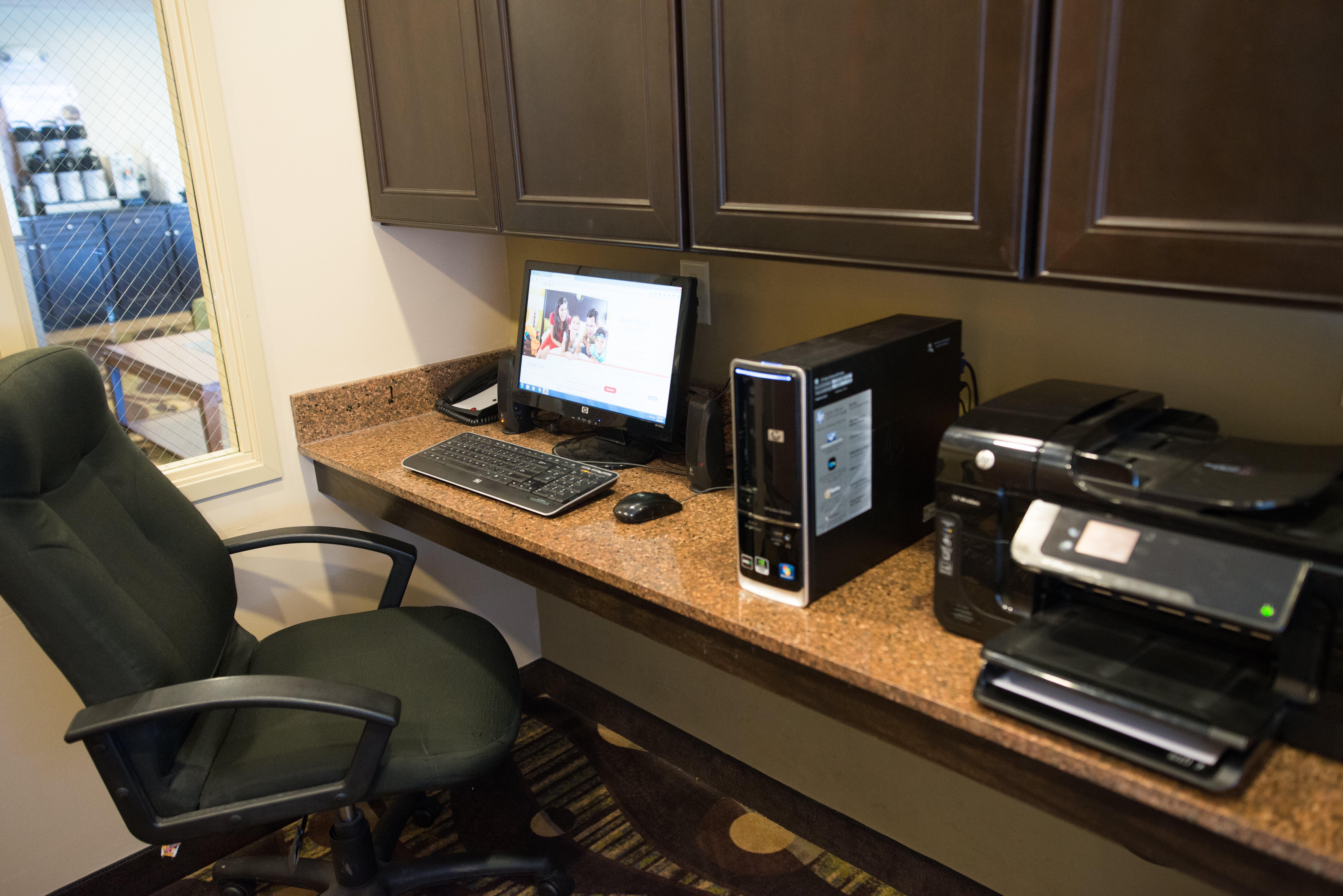 Holiday Inn Express & Suites Northwood By Ihg Silver Lake Buitenkant foto