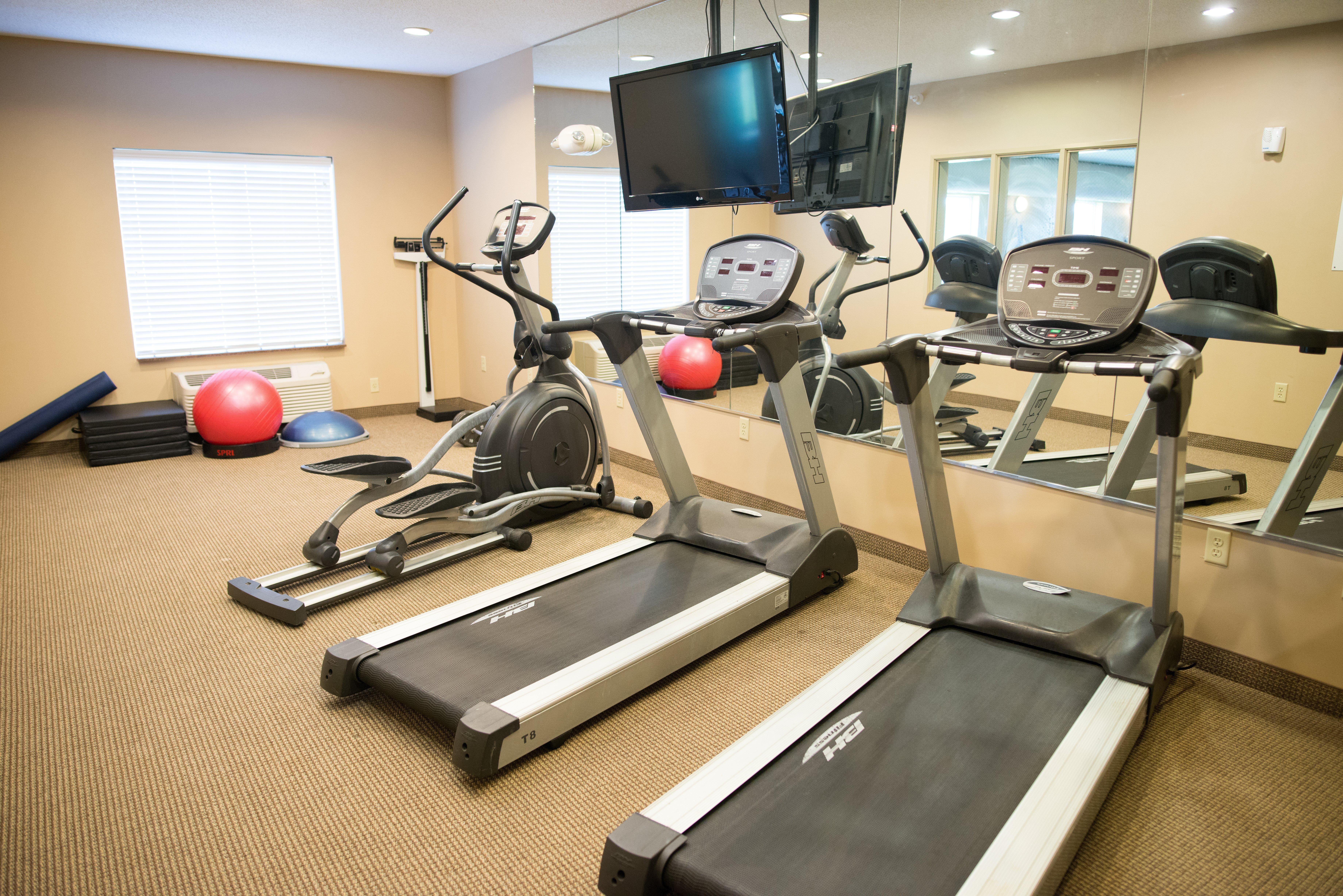 Holiday Inn Express & Suites Northwood By Ihg Silver Lake Buitenkant foto
