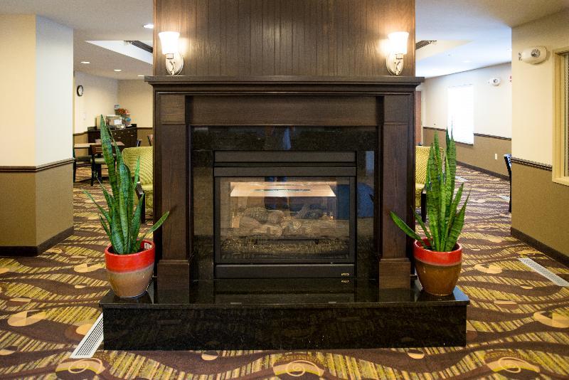 Holiday Inn Express & Suites Northwood By Ihg Silver Lake Buitenkant foto